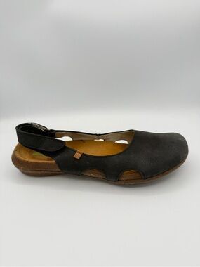 El Naturalista Wakataua Leather Sandal Closed Toe Slingback Leather Earth 39
